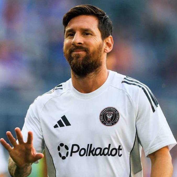 Messi siempre es amable con sus seguidores (Reuters)