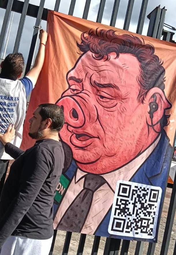 Pancarta contra Faitelson en CU (Violeta Alva)