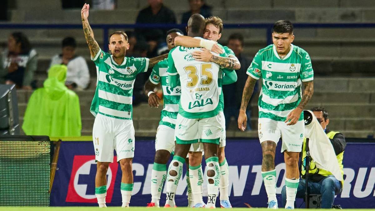 Santos, con uno menos, alcanzó en el marcador a Cruz Azul (Mexsport)