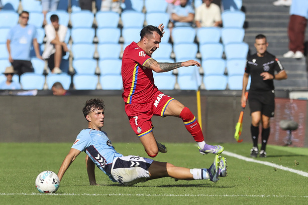 La defensa del Celta de Vigo se impuso en el primer tiempo. (Foto: EFE)