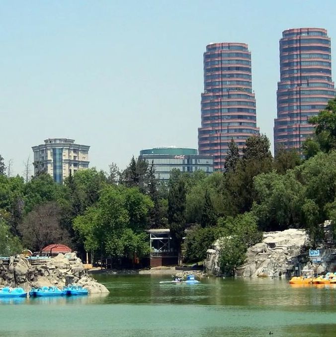 Extorsionadores operan con apoyo de policías en Bosque de Chapultepec| Foto: magen de Bohao Zhao en Wikipedia