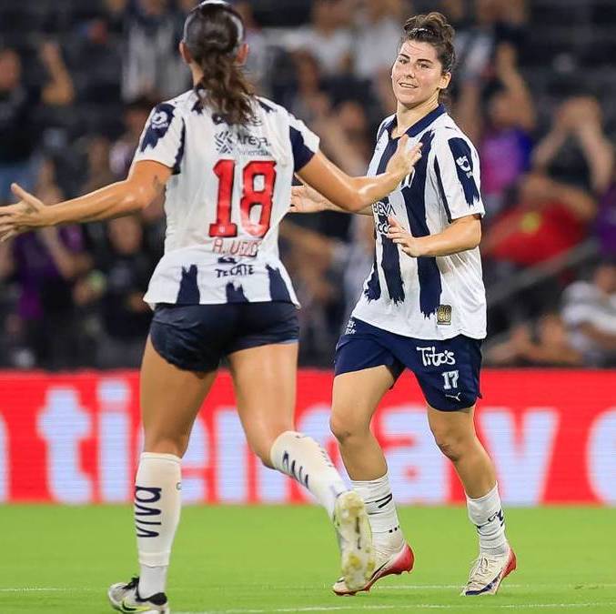 Rayadas celebra uno de sus goles (Imago7)