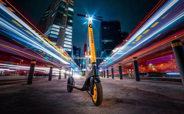 Renault México presenta un scooter 100% eléctrico.