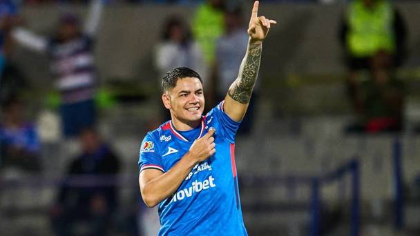 Toro Fernández marcó el gol de la victoria para Cruz Azul (Mexsport)
