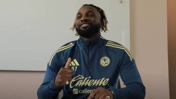 Allan Saint-Maximin ya viste los colores del América (Captura)