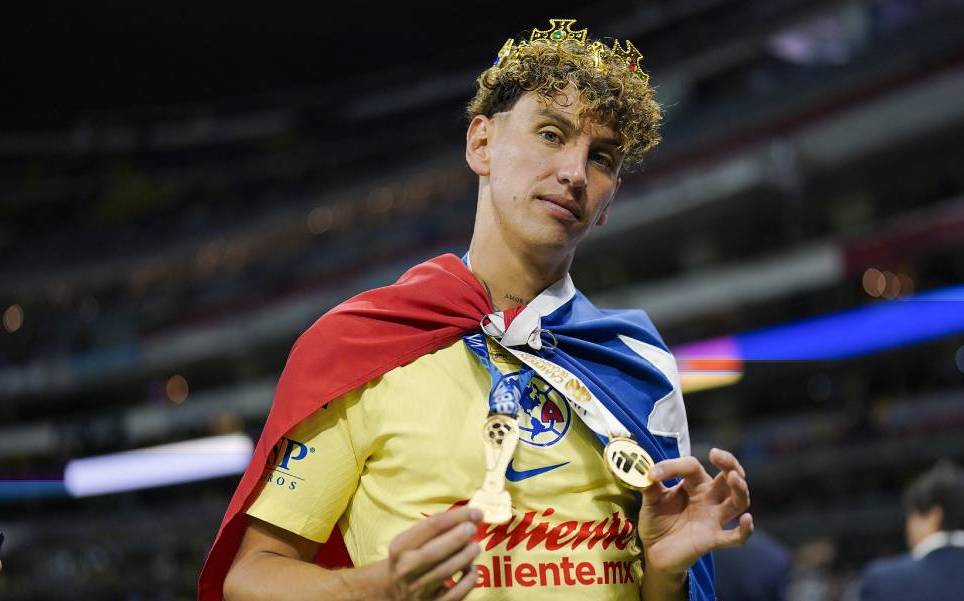 Igor Lichnosvky tras ser Bicampeón con América (Imago7)