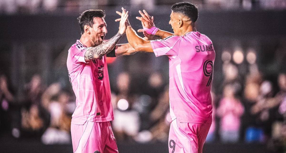 Luis Suárez y Lionel Messi celebran un gol (@LuisSuarez9)