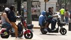 Si usas un scooter, bicimoto o bicicleta eléctrica tendrás que emplacarla en diciembre del 2025. Foto: María Luisa Severiano