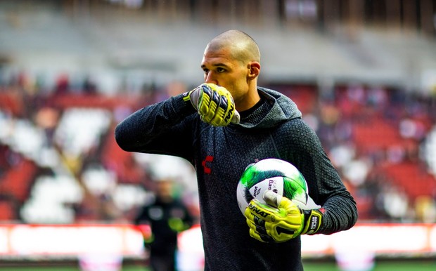 Gibrán Lajud tiene fractura en un dedo. Foto: Imago7