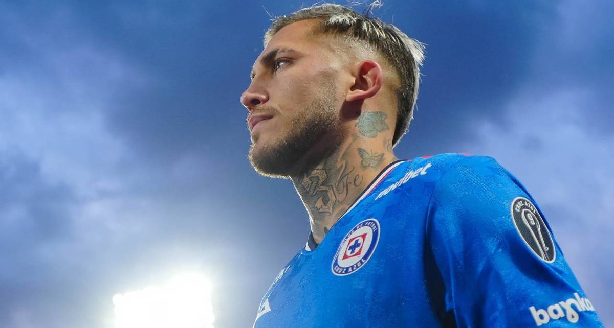 Gonzalo Piovi, antes de un juego de Cruz Azul (Imago7)