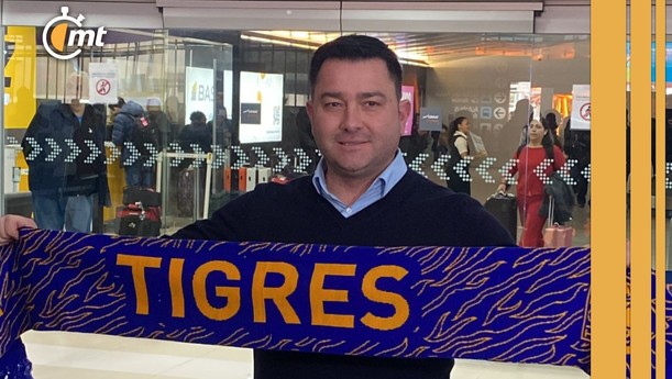 Pedro Martínez Losa en su llegada al aeropuerto de Monterrey (Foto: Erick Gonzáles)