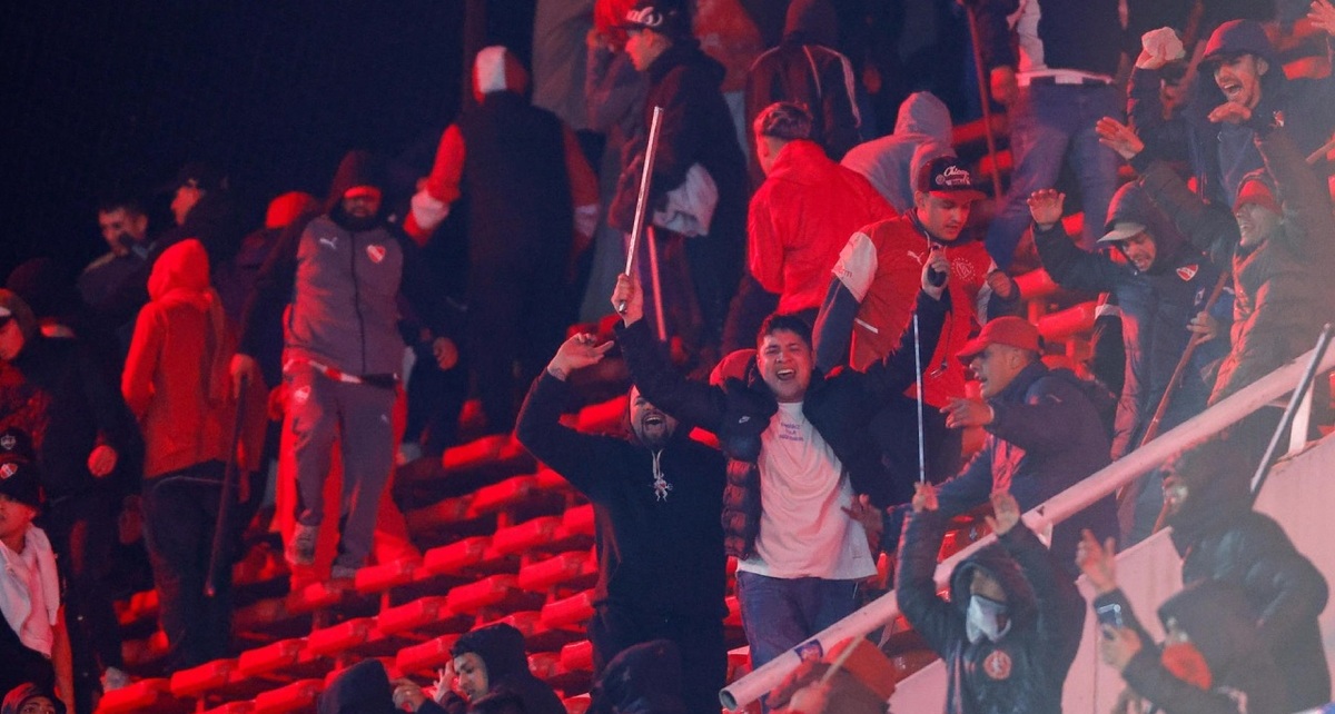 El Independiente vs U de Chile fue cancelado por graves incidentes (EFE)