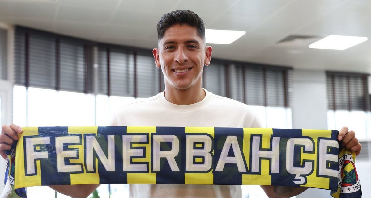 El jugador ya reportó con su nuevo equipo. (Foto: @Fenerbahce)
