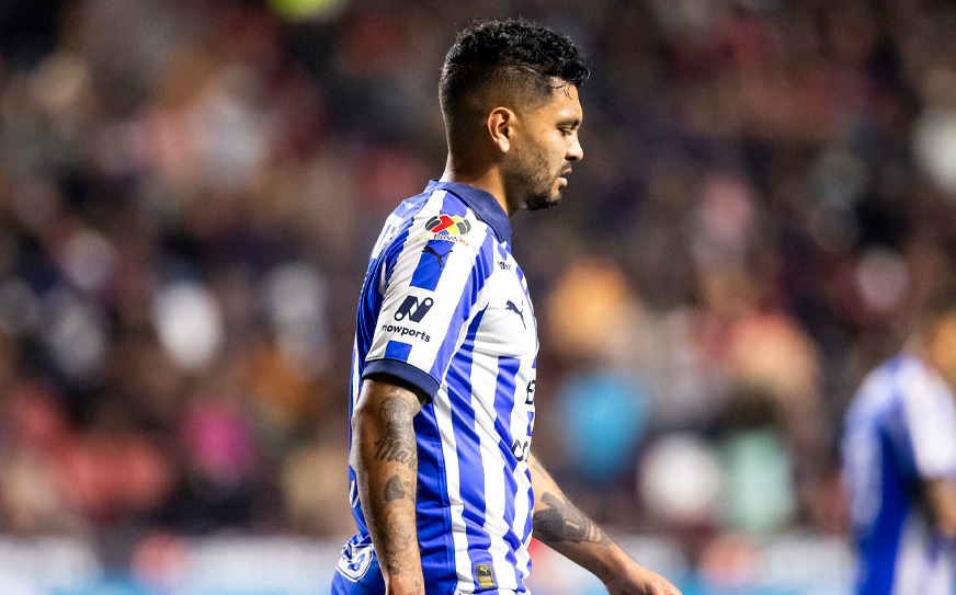Tecatito fue reventado por aficionados regios. (Foto: Imago7)