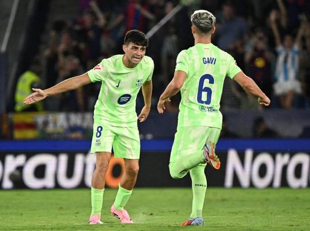 Pedri tras anotar el primero del Barcelona (EFE)