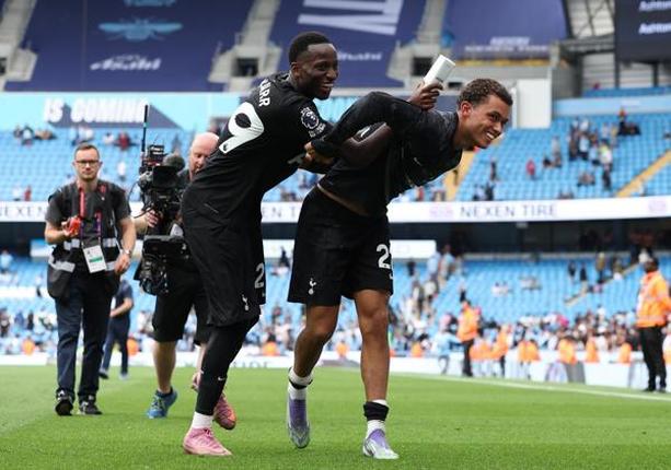 Tottenham celebra el primer gol del juego (EFE)
