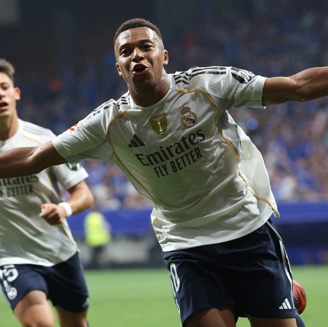 Kylian Mbappé se lució con un doblete ante Real Oviedo (Reuters)
