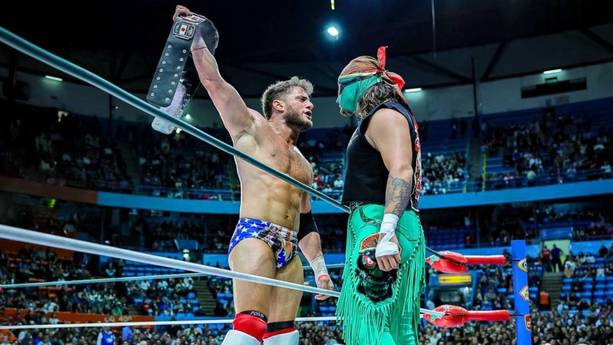 MJF y Zandokan Jr. en una discusión (CMLL)