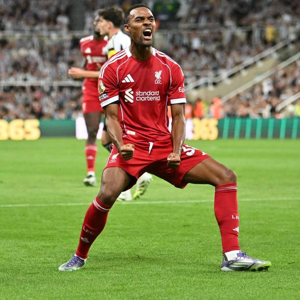 para top Newcastle vs Liverpool 3