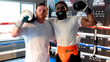 Canelo Álvarez y Jaron Ennis tras sesión de sparring. (Foto X @JaronEnnis)