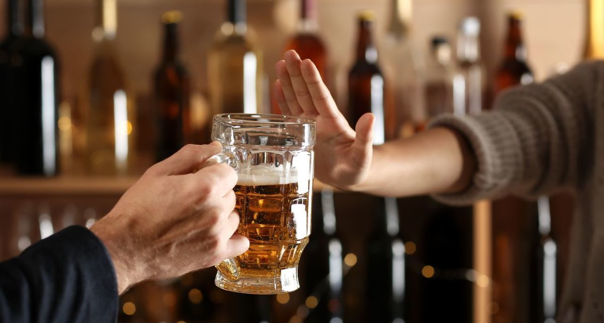 Estafa de bebidas gratis en CDMX: víctimas pierden hasta 250 mil pesos. Foto: MediotiempoIA