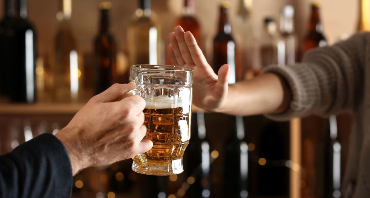 Estafa de bebidas gratis en CDMX: víctimas pierden hasta 250 mil pesos. Foto: MediotiempoIA