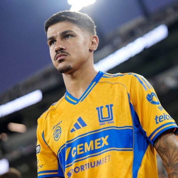 Rómulo Zwarg fue contratado como contención y ahora es defensa central. (Foto: Imago7)