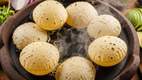 La tortilla es un alimento básico en la gastronomía mexicana (Google AI Studio)