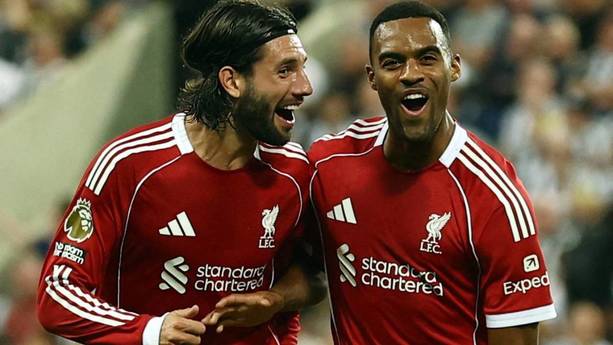Liverpool aguantó el empuje del Newcastle (AFP)
