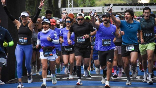 La cuarta etapa del maratón de CDMX a punto de empezar. (Foto: @MaratonCDMX)
