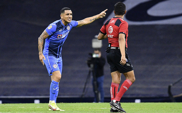Yotún es recordado por su paso en Cruz Azul | Imago7