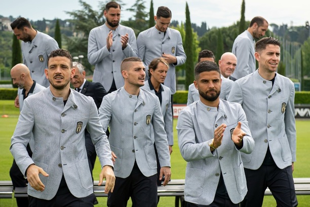 Armani diseñó los trajes formales de la Selección Nacional de Italia masculina, femenina y Sub-19. Foto: Armani