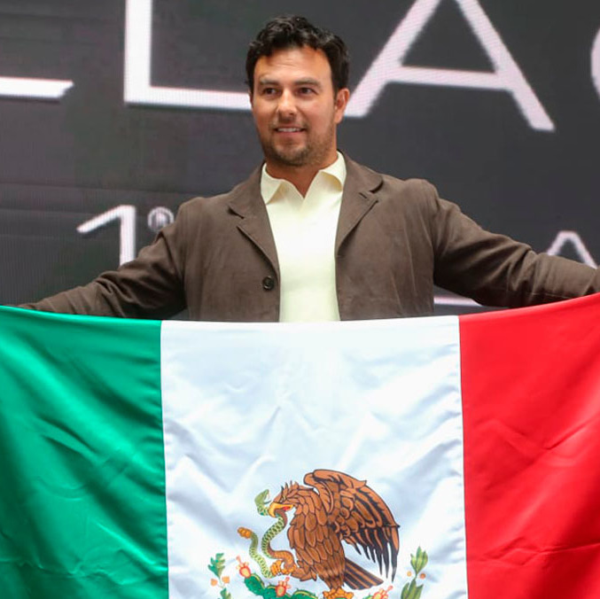 Checo Pérez fue bien recibido por sus compañeros en Cadillac. (Foto: Araceli López)