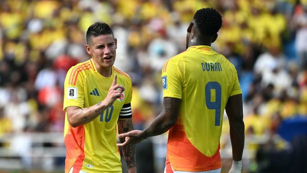 James Rodríguez fue titular con Colombia (AFP)