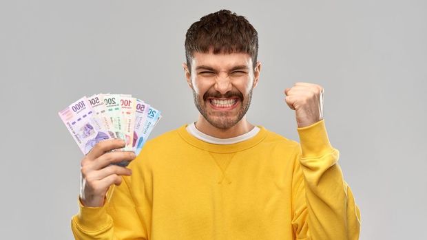 Podrías recibir hasta 8 mil 500 pesos si tienes más de 30 años y vives en la CDMX. (Especial)