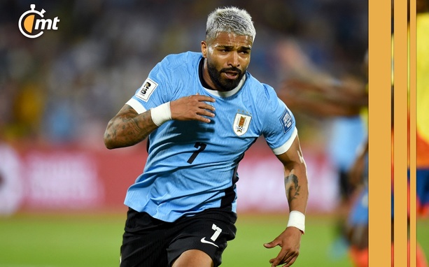 Rodrigo Aguirre tras anotar con Uruguay (AFP)