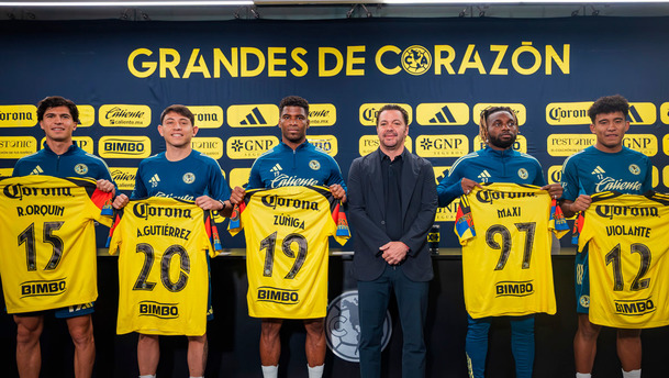 Santiago Baños habló en la presentación de los refuerzos del América. (Foto: Club América)