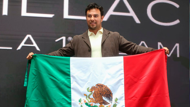 Checo Pérez fue bien recibido por sus compañeros en Cadillac. (Foto: Araceli López)