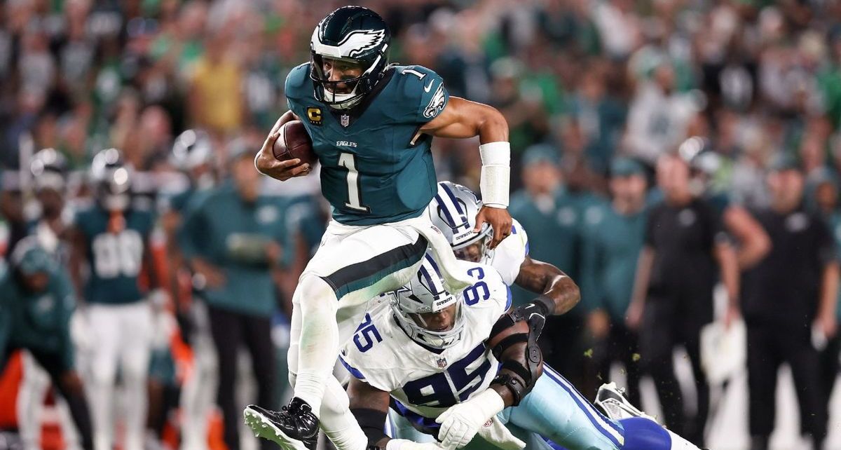 Jalen Hurts fue el jugador del partido (Reuters)