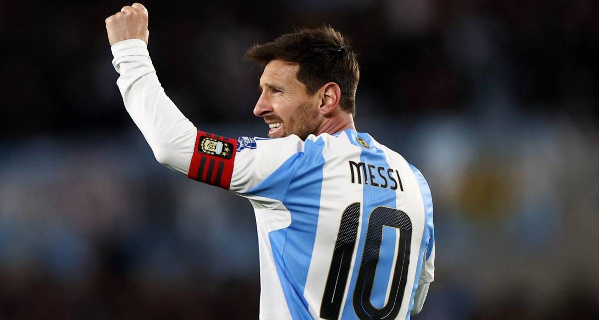 Lionel Messi celebra un gol con Argentina (Reuters)