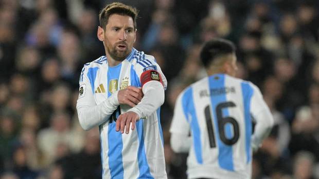 Lionel Messi hizo el primero de Argentina ante Venezuela (AFP)