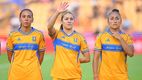María Sánchez, Alexia Delgado y Nancy Antonio con Tigres Femenil (Imago7)