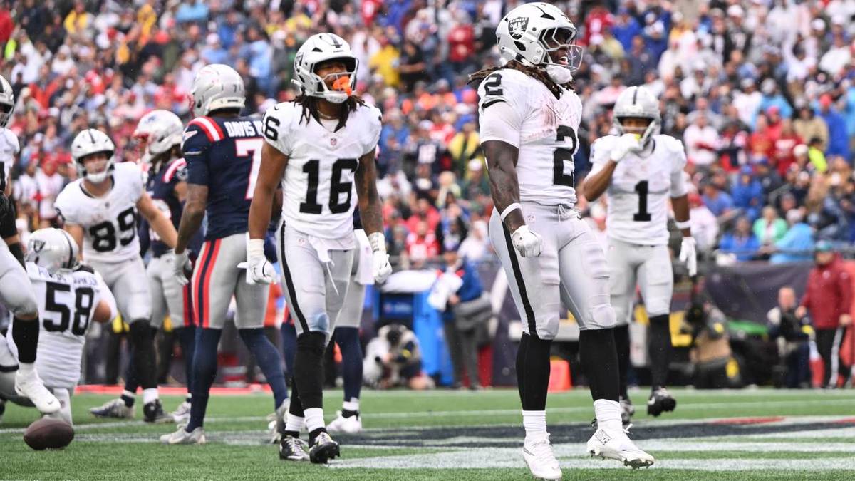 Ashton Jeanty celebra un TD ante los Patriots (Reuters)