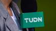 Micrófono de TUDN en una transmisión (Captura)