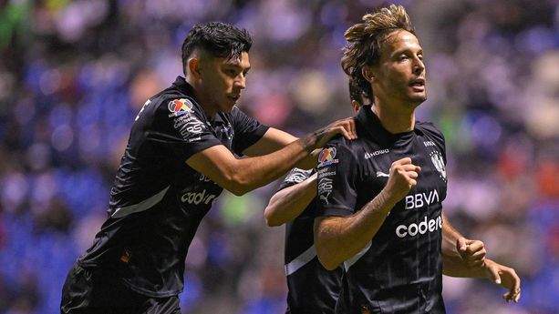 Sergio Canales marcó tres goles en la victoria de Rayados sobre Puebla (Imago7)