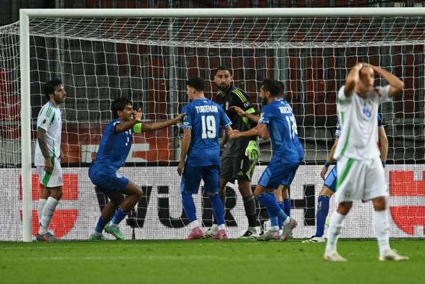 Peretz festeja su doblete ante Italia (AFP)