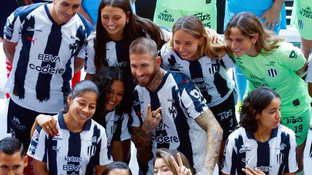 Sergio Ramos acaparó miradas en la foto oficial (Imago7)