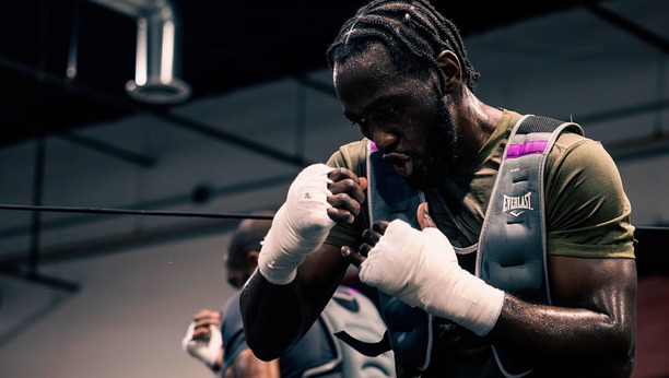 Crawford se metió de lleno al gimnasio y luce poderoso. (Foto: Instagram tbudcrawford)