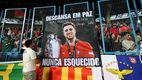 Bandera en homenaje a Diogo Jota (Reuters)