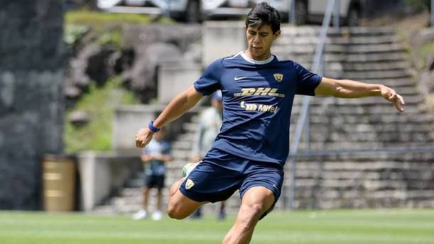 JJ Macías, en un entrenamiento con Pumas (@jjmacias9)